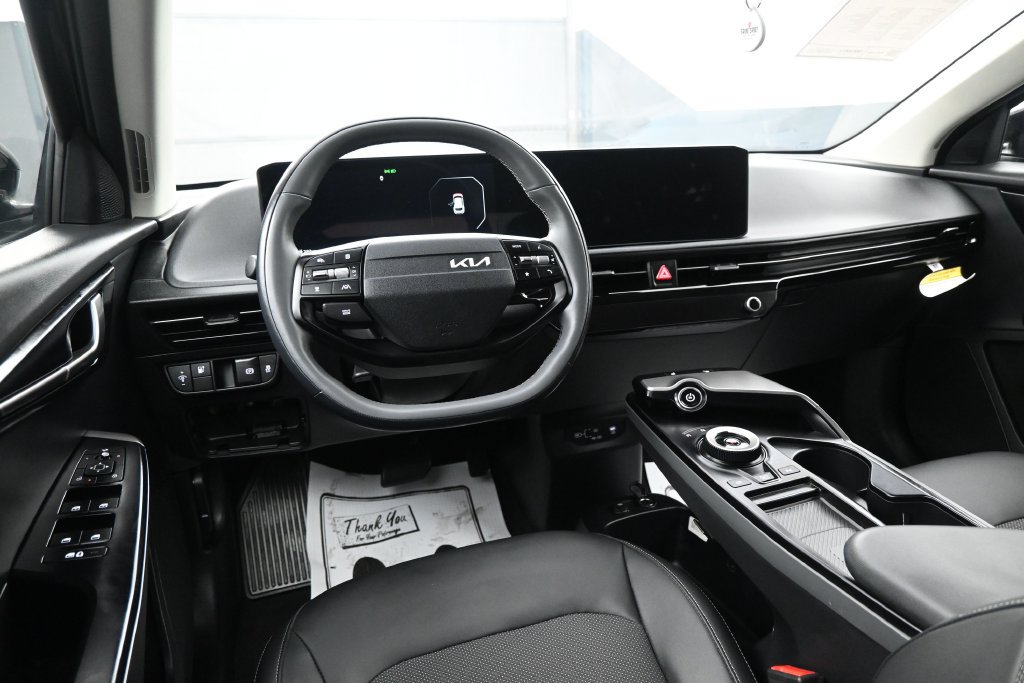 Used 2025 Kia EV6 Light w/ Light LR Technology Package RWD image 24