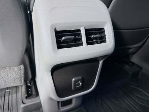 Used 2022 GMC Terrain SLT w/ Infotainment Package II image 33