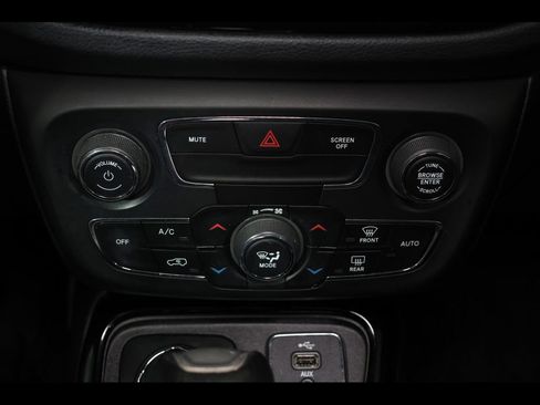Used 2018 Jeep Compass Limited w/ Navigation Group AWD/4WD image 25