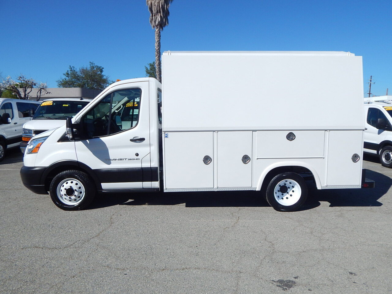 Used 2019 Ford Transit 350 138 DRW w/ Premium Package RWD image 5