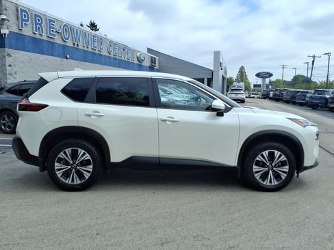 Used 2023 Nissan Rogue SV AWD/4WD image 2