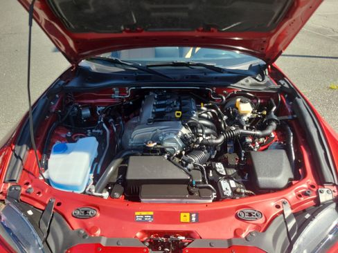 Used 2016 MAZDA MX-5 Miata Grand Touring RWD image 9