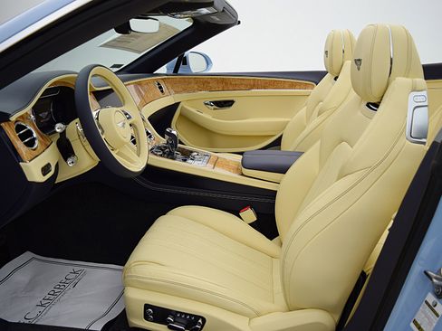 Certified 2023 Bentley Continental GT V8 image 37