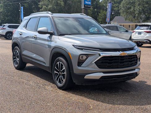 Used 2025 Chevrolet TrailBlazer LT w/ Convenience Package FWD image 7