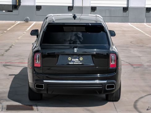 Used 2022 Rolls-Royce Cullinan image 11