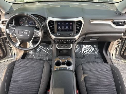 Used 2023 GMC Acadia SLE w/ Driver Convenience Package AWD/4WD image 9