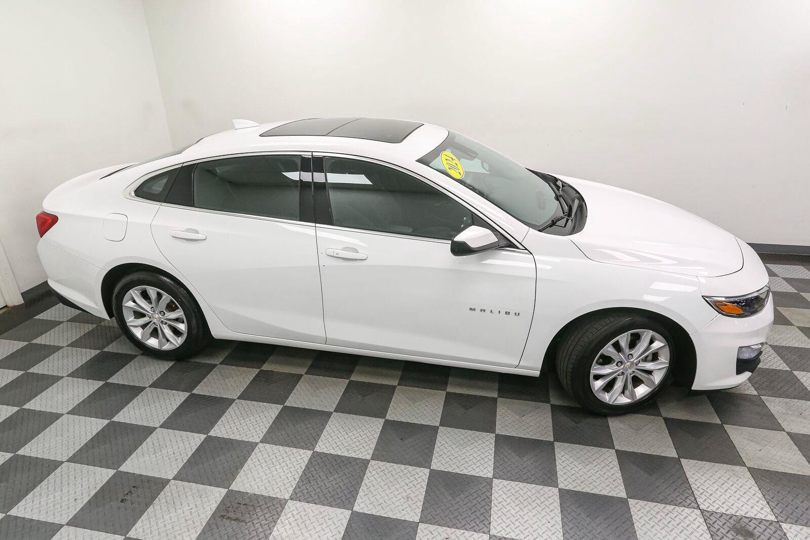 Used 2024 Chevrolet Malibu LT FWD image 5