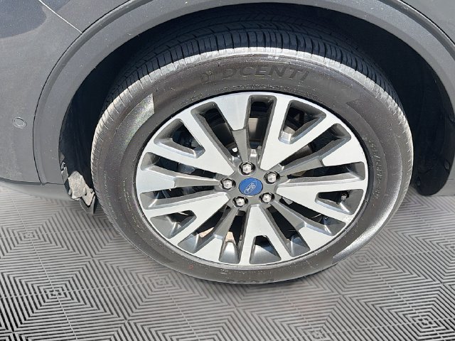 Used 2020 Ford Escape Titanium AWD/4WD image 32