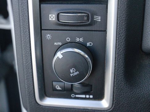 Used 2015 RAM 1500 Outdoorsman image 17