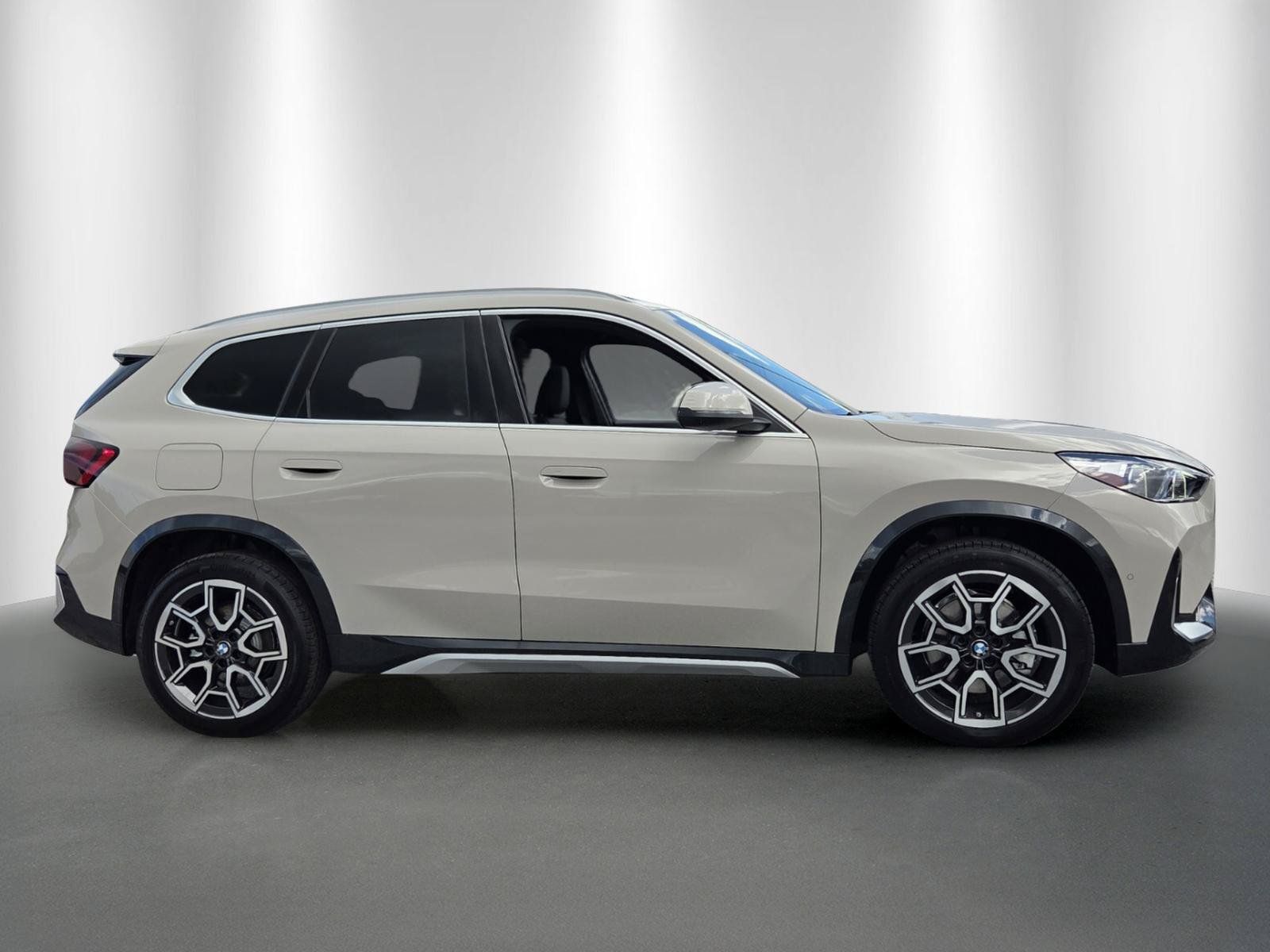 New 2027 BMW X1 xDrive28i AWD/4WD image 8