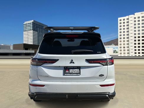 New 2026 Mitsubishi Outlander AWD image 4