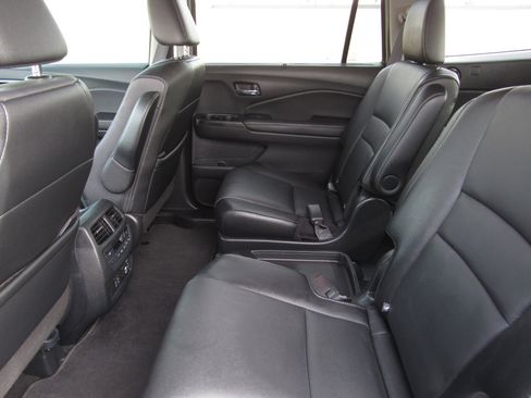 Certified 2022 Honda Pilot Touring image 16