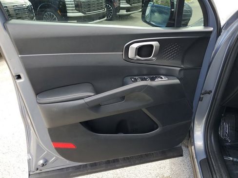 Used 2024 Kia Sorento S w/ Panoramic Sunroof Package image 15