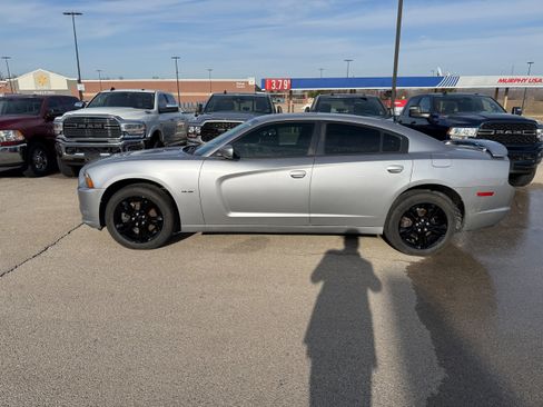 Used 2014 Dodge Charger R/T image 4