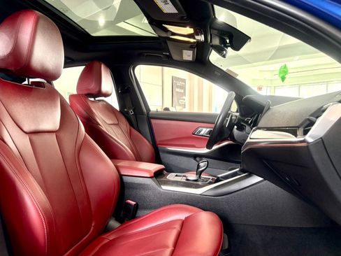 Used 2022 BMW 330i Sedan w/ M Sport Package image 17