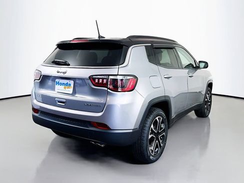 Used 2022 Jeep Compass Limited image 8