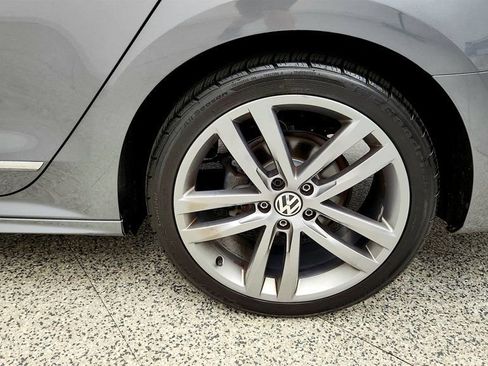 Used 2016 Volkswagen Passat 1.8T R-Line FWD image 9