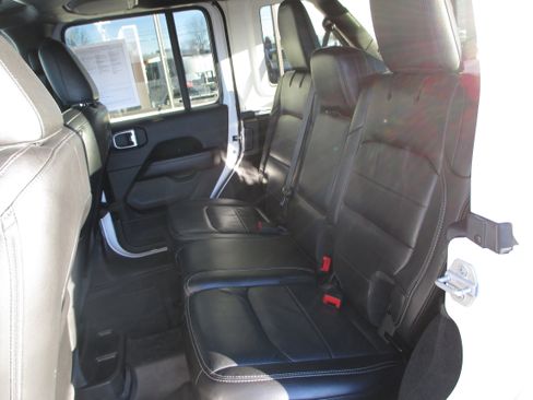 Used 2021 Jeep Wrangler Unlimited Sahara image 11