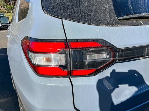 Used 2024 Honda Pilot Touring image 12