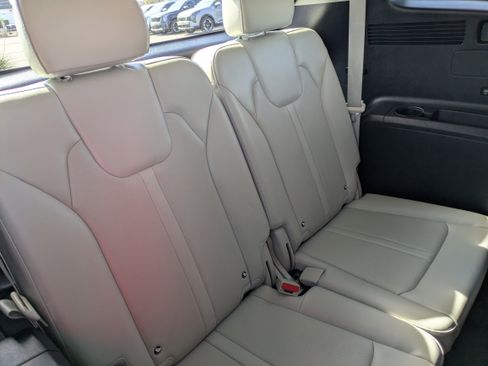 Certified 2025 Kia Sorento S image 15