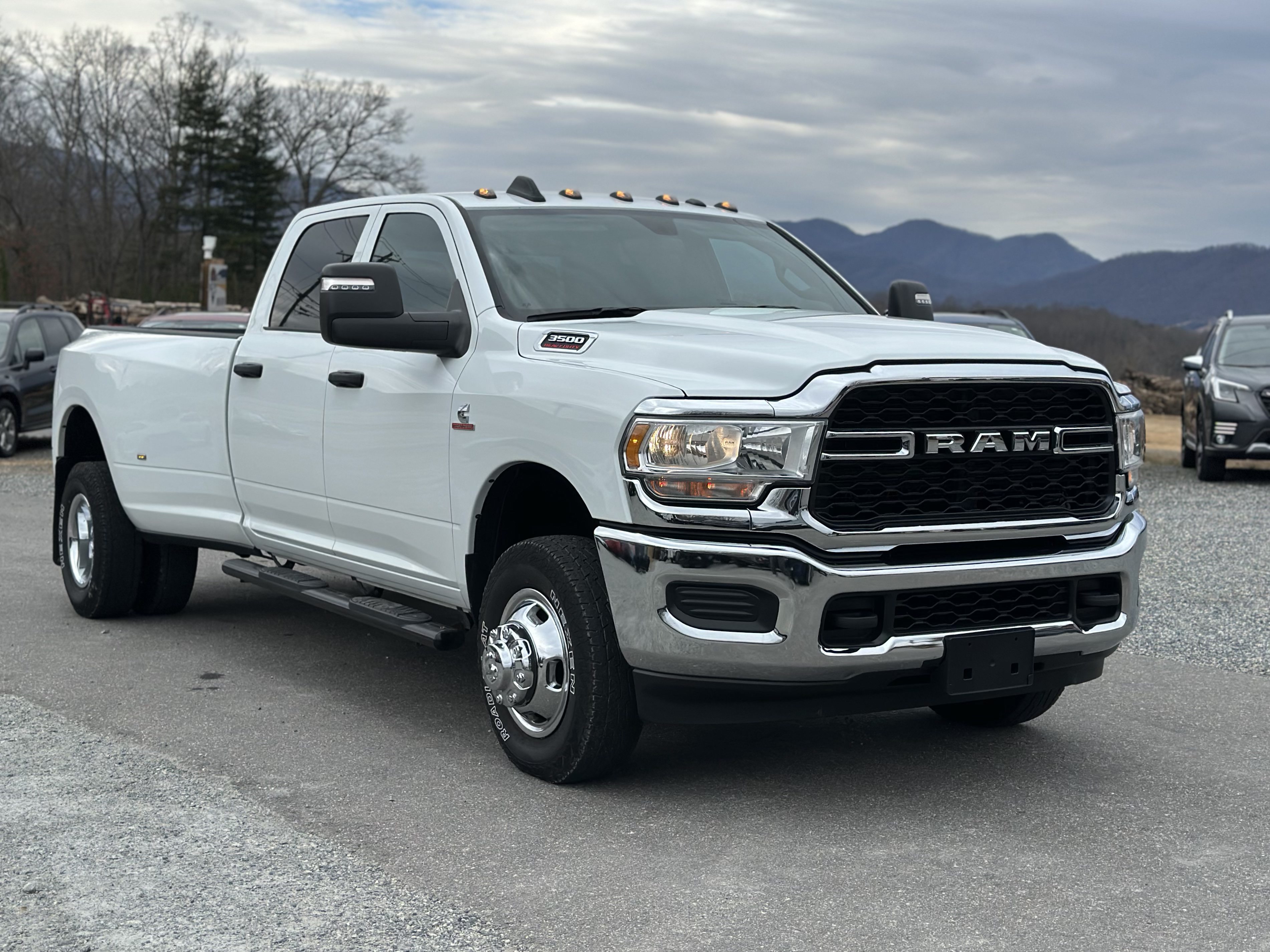 Used 2024 RAM 3500 Tradesman w/ Chrome Appearance Group AWD/4WD image 1