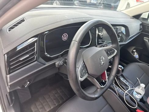Used 2024 Volkswagen Jetta SE w/ Panoramic Sunroof Package FWD image 15