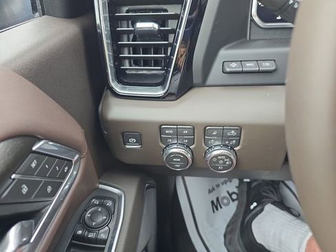 New 2026 GMC Sierra 3500 Denali w/ Denali Reserve Package image 17