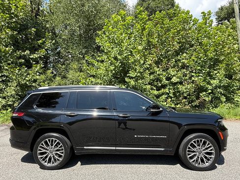 Used 2022 Jeep Grand Cherokee L Summit AWD/4WD image 5