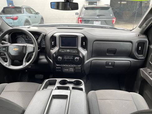 Used 2021 Chevrolet Silverado 1500 Custom AWD/4WD image 31