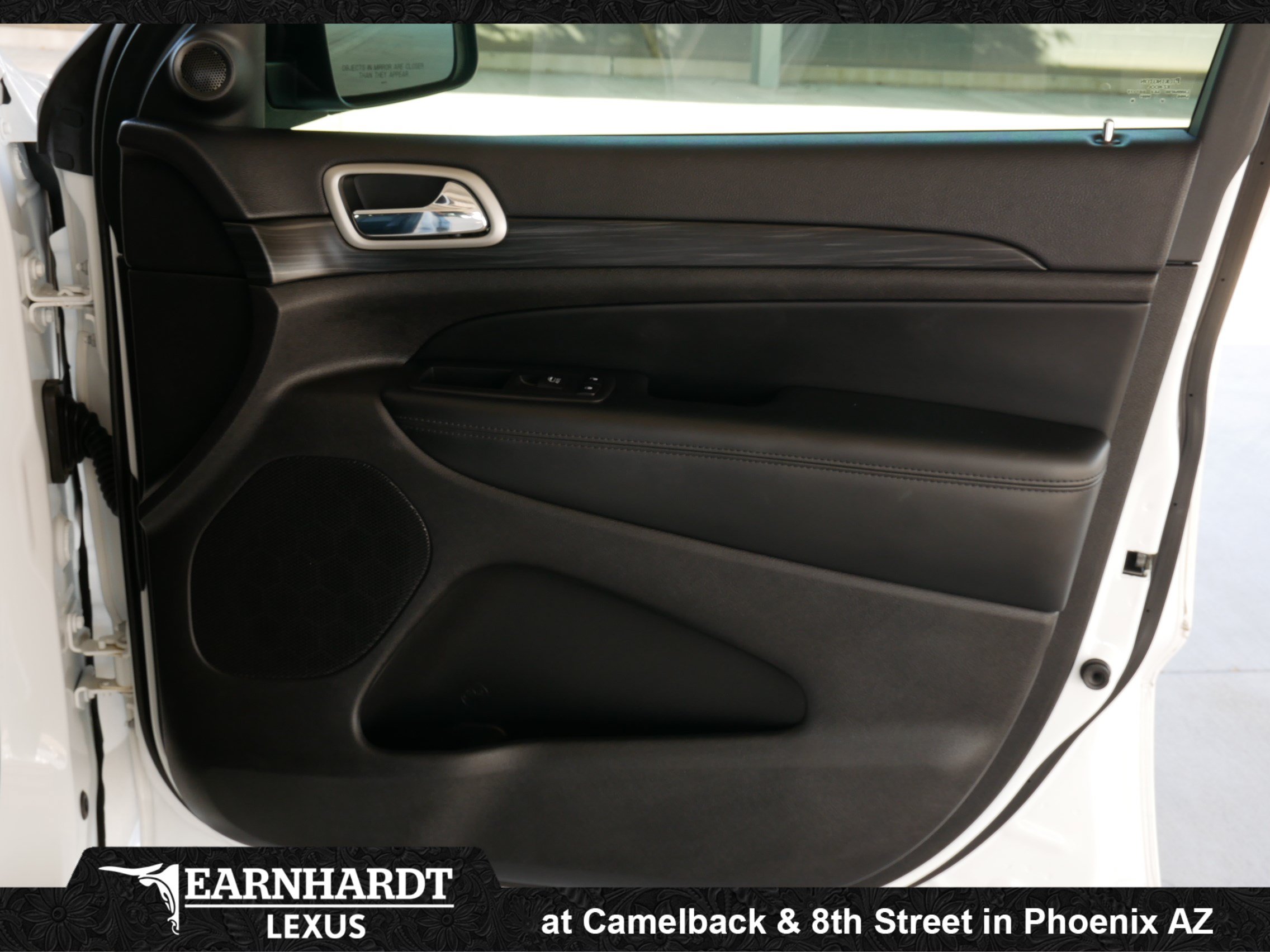 Used 2020 Jeep Grand Cherokee Altitude AWD/4WD image 12