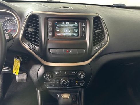 Used 2014 Jeep Cherokee Latitude image 21