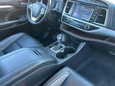 Certified 2019 Toyota Highlander XLE image 20