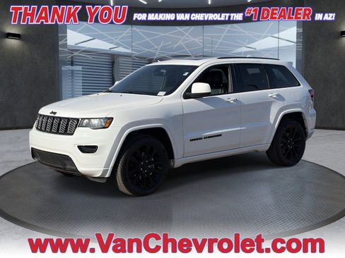 Used 2019 Jeep Grand Cherokee Altitude RWD image 1