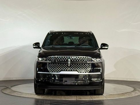 New 2026 Lincoln Navigator L Reserve AWD/4WD image 3