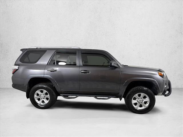 Used 2018 Toyota 4Runner SR5 AWD/4WD image 2