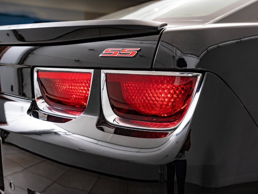 Used 2011 Chevrolet Camaro SS w/ RS Package RWD image 9