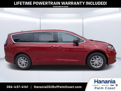 New 2026 Chrysler Pacifica Select FWD image 3