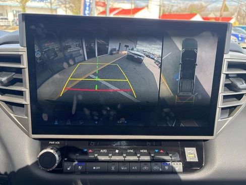 Used 2025 Toyota Tundra Limited image 23