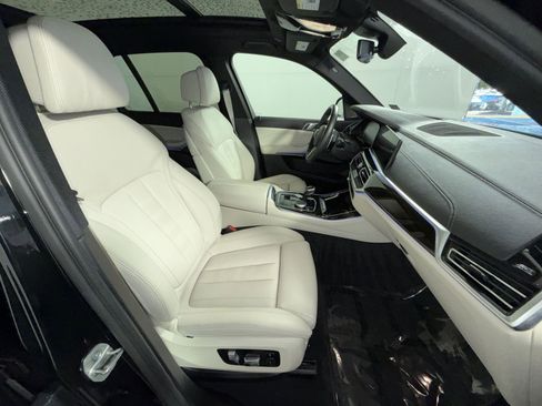 Used 2021 BMW X5 xDrive40i w/ M Sport Package image 27