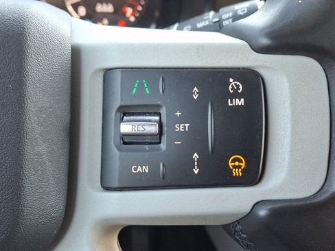 Used 2023 Land Rover Defender 110 X-Dynamic SE AWD/4WD image 22