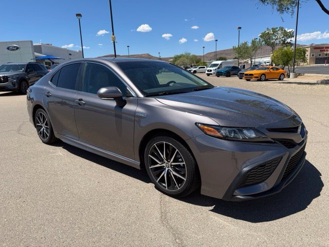 Used 2021 Toyota Camry SE w/ Audio Upgrade Package FWD image 3