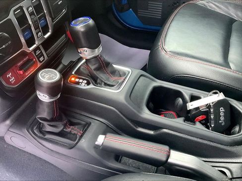 Used 2021 Jeep Gladiator Rubicon image 16