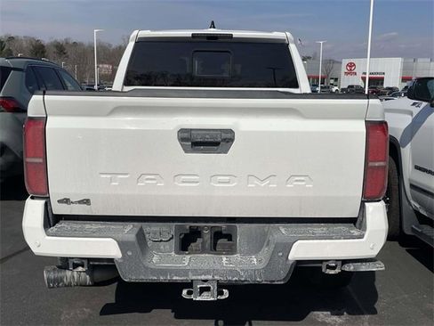 Used 2024 Toyota Tacoma TRD Off-Road w/ TRD Off Road Upgrade Package image 3