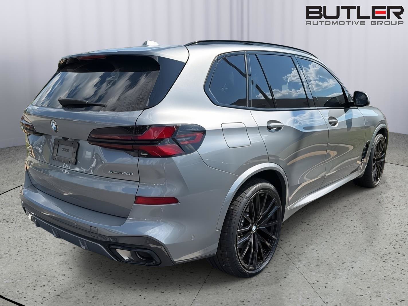 Used 2025 BMW X5 sDrive40i w/ M Sport Package RWD image 8