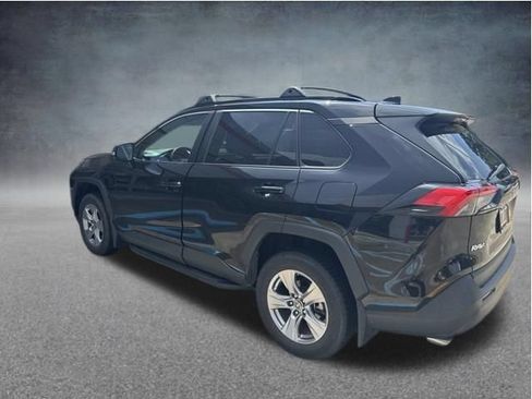 Used 2023 Toyota RAV4 XLE w/ Convenience Package FWD image 3