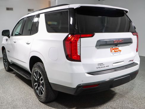 Used 2021 GMC Yukon AT4 w/ Technology Package AWD/4WD image 9