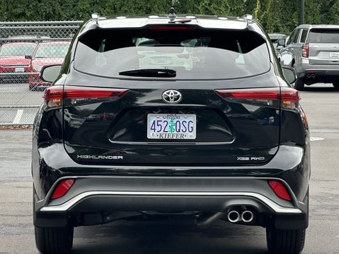 Used 2025 Toyota Highlander XSE AWD/4WD image 5
