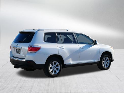 Used 2011 Toyota Highlander 2WD w/ Cold Weather Pkg image 7