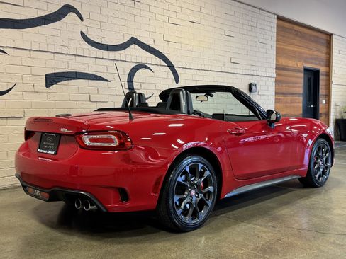 Used 2017 FIAT 124 Spider Abarth image 5