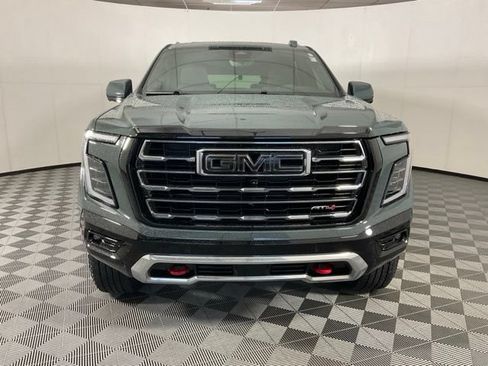 Used 2025 GMC Yukon AT4 w/ AT4 Premium Package AWD/4WD image 2